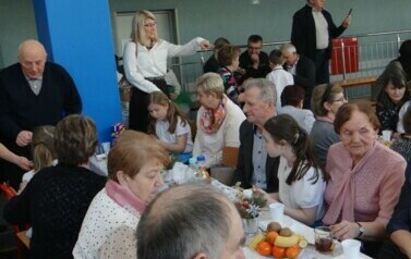 Wsp&oacute;lny poczęstunek (3)
