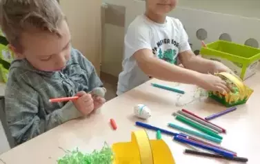 Wielkanocne przygotowania Zajączk&oacute;w (5)