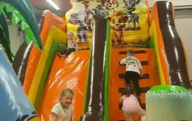 Dzień dziecka w sali zabaw Dziki Jump (12)