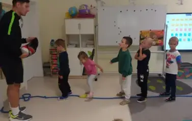 Zajęcia sportowe w Misiach i Zajączkach (2)