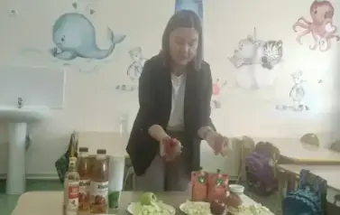Dzień Jabłka w zer&oacute;wce 1