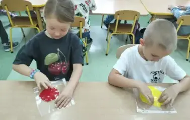 kolorowe emocje w zer&oacute;wce 11
