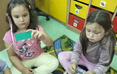 kolorowe emocje w zer&oacute;wce 8