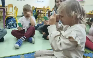 kolorowe emocje w zer&oacute;wce 7