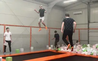 Park Trampolin 30