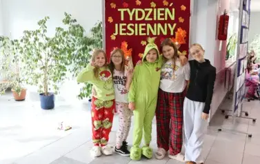 Dzień w piżamie i szlafroku (7)