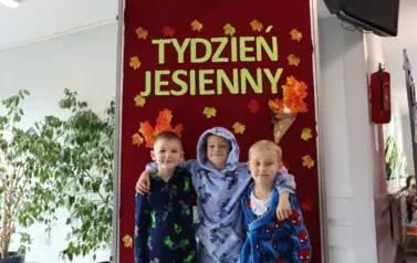 Dzień w piżamie i szlafroku (6)