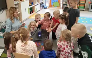 Zajączki stają się Małymi Wielkimi Odkrywcami (16)