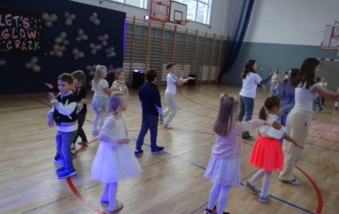 Dyskoteka klas 0-III (11)