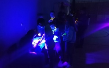 Dyskoteka fluo klas IV-VIII (13)
