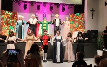 teatralna przygoda zer&oacute;wki i uczni&oacute;w klas I-III 3