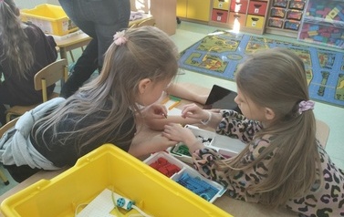 zajęcia pokazowe z robotyki w zer&oacute;wce i klasach I-III 1