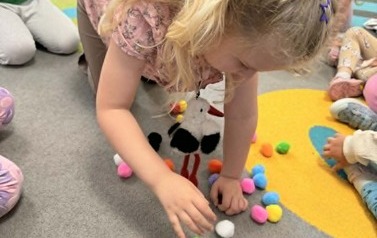 Wiosenne zabawy edukacyjne u Misi&oacute;w i Zajączk&oacute;w (13)