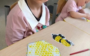 Wiosenne zabawy edukacyjne u Misi&oacute;w i Zajączk&oacute;w (24)