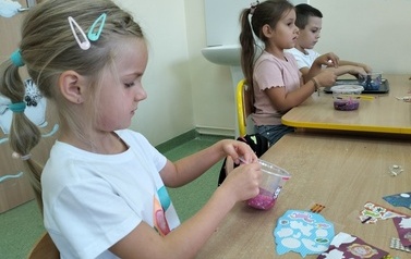 Zer&oacute;wka świętuje Dzień Chłopaka &ndash; kolorowe slimy i wyjątkowy gość 20