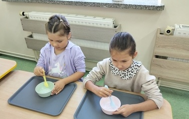 Zer&oacute;wka świętuje Dzień Chłopaka &ndash; kolorowe slimy i wyjątkowy gość 2