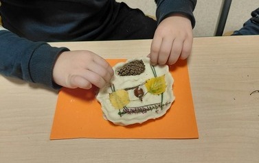 Jesienna sensoryka- Punkt Przedszkolny (15)