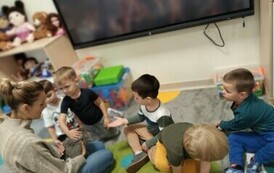 Kr&oacute;lik niezwykły gość w punkcie przedszkolnym (16)