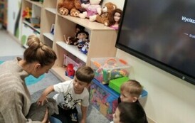 Kr&oacute;lik niezwykły gość w punkcie przedszkolnym (15)