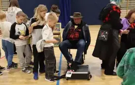 Spotkanie z malarzem (41)