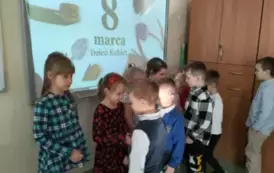 Dzień Kobiet w zer&oacute;wce 5