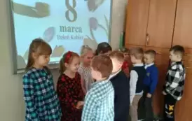 Dzień Kobiet w zer&oacute;wce 4