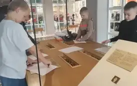 Uczniowie klas 1-4 na wycieczce (102)