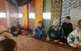 Uczniowie klas 1-4 na wycieczce (42)