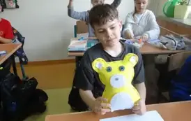 Uczniowie szyją misie 17