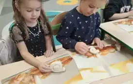 Zajączki poznają surowce mineralne Polski (15)