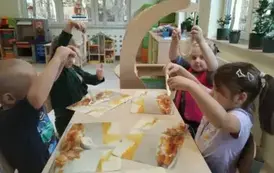 Zajączki poznają surowce mineralne Polski (14)