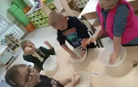 Zajączki poznają surowce mineralne Polski (12)