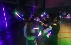Dyskoteka fluo klas IV-VIII (25)