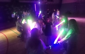 Dyskoteka fluo klas IV-VIII (24)