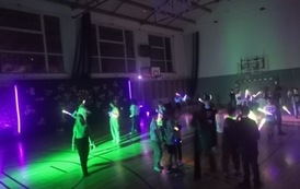 Dyskoteka fluo klas IV-VIII (23)