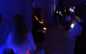 Dyskoteka fluo klas IV-VIII (7)