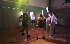 Dyskoteka fluo klas IV-VIII (7)