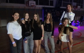 Dyskoteka fluo klas IV-VIII (2)