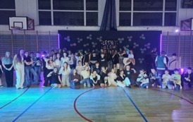 Dyskoteka fluo klas IV-VIII (2)