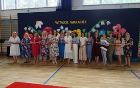 Dyrekcja, nauczyciele i inni pracownicy szkoły