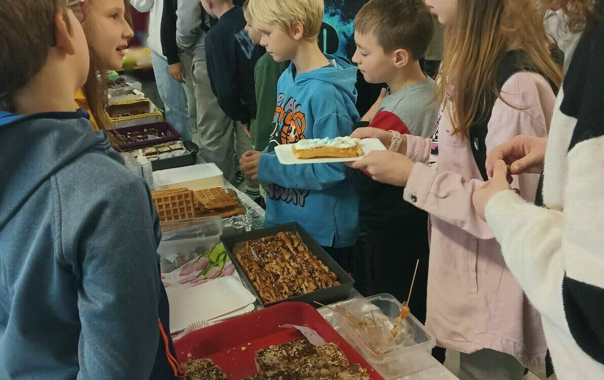 Zdjęcie do KIERMASZ SŁODKOŚCI SKO