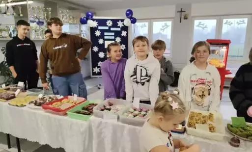 Zdjęcie do ŚWIĄTECZNY KIERMASZ SŁODKOŚCI