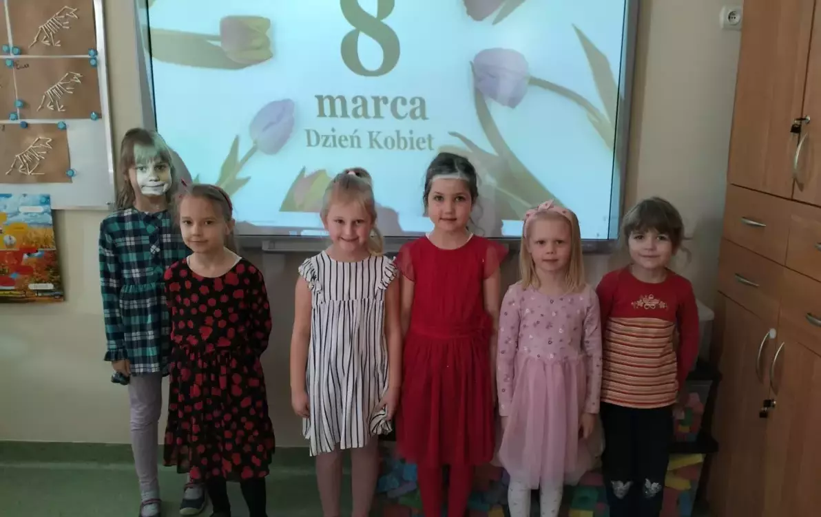 Zdjęcie do  Dzień Kobiet w zer&oacute;wce 