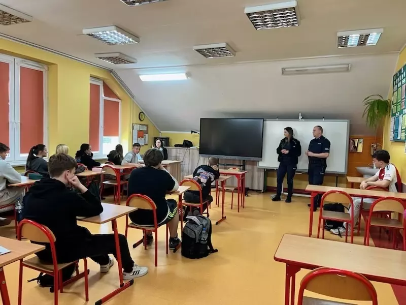 Zdjęcie do Spotkanie prewencyjne z przedstawicielami policji