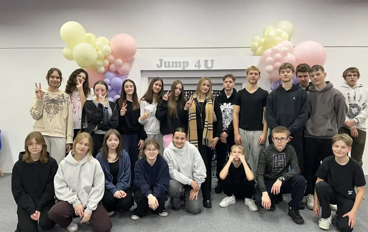Zdjęcie do Park Trampolin- wycieczka klas VII i VIII