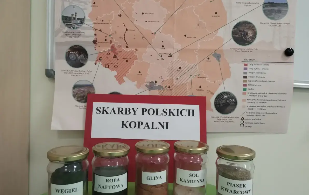 Zdjęcie do Zajączki poznają surowce mineralne Polski