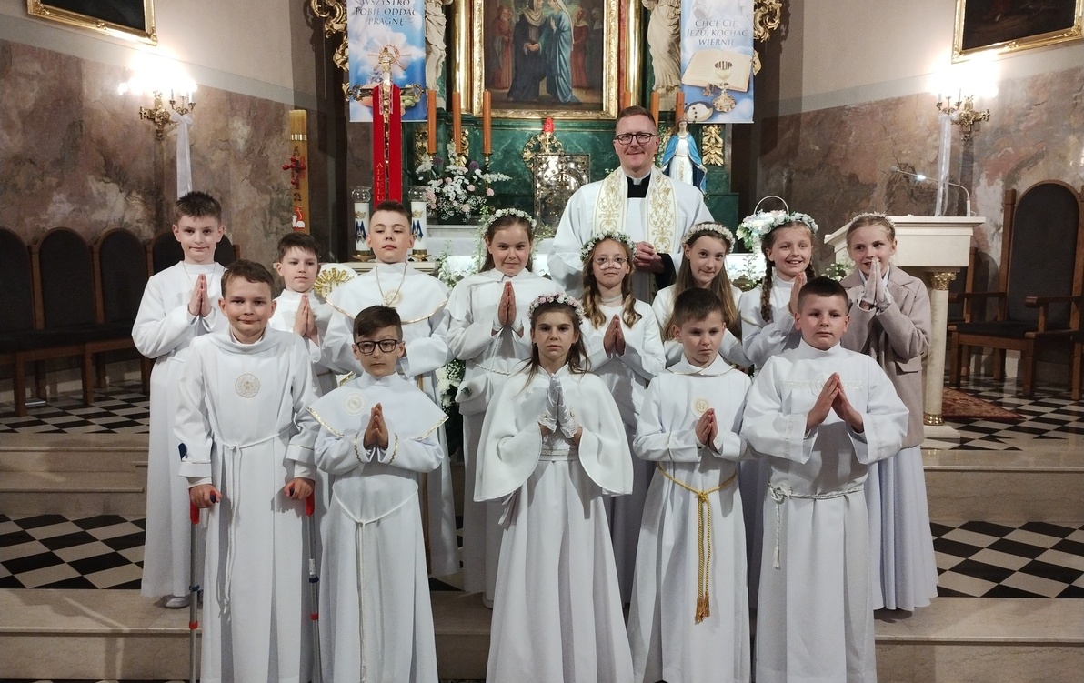 Zdjęcie do I KOMUNIA ŚWIĘTA UCZNI&Oacute;W KLASY III 