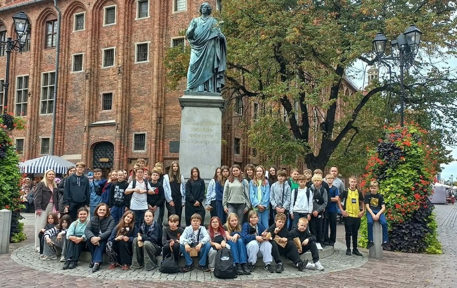 Uczniowie szkoły z Białobiel odwiedzili Toruń
